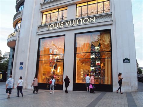 louis vuitton flagship store|paris louis vuitton outlet.